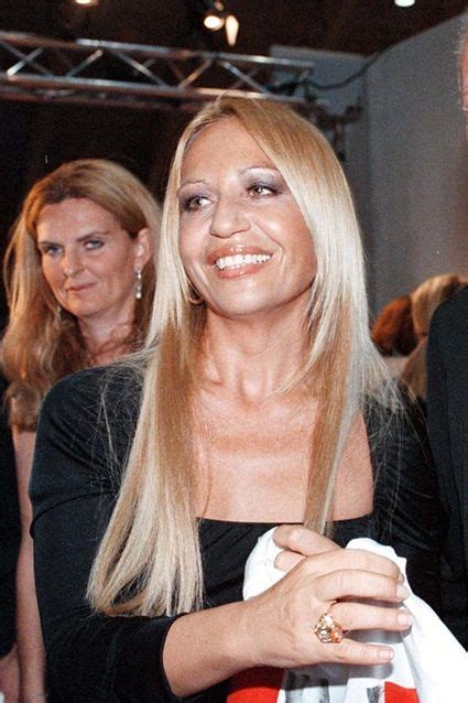 donatella versace capelli gialli|donatella versace hair.